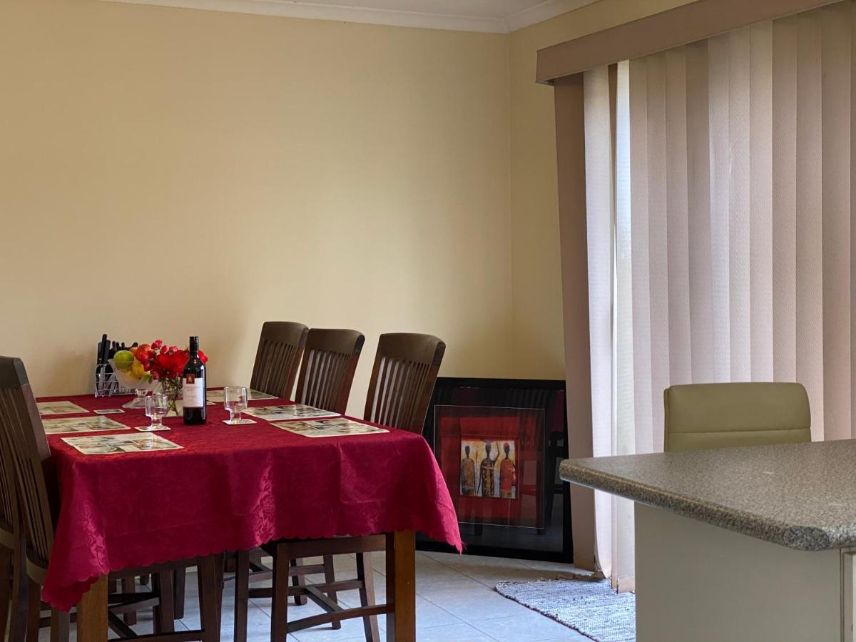 4 Beds-whole House-u2-9 Dennis Street-reservoir * Melbourne