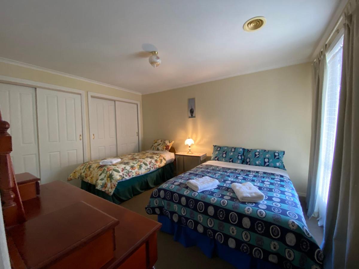 Holiday home 4 Beds-whole House-u2-9 Dennis Street-reservoir