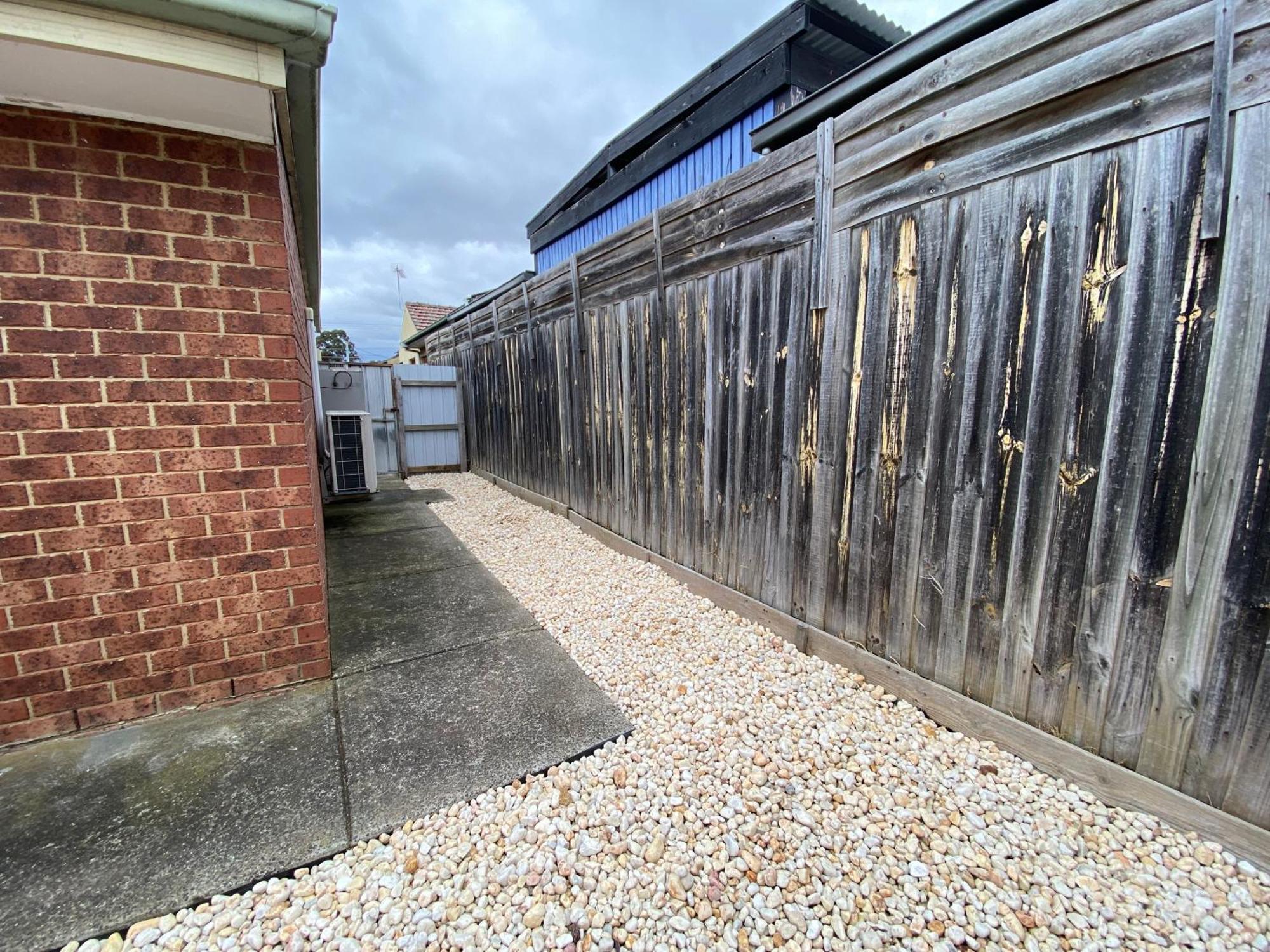 4 Beds-whole House-u2-9 Dennis Street-reservoir Holiday home Melbourne